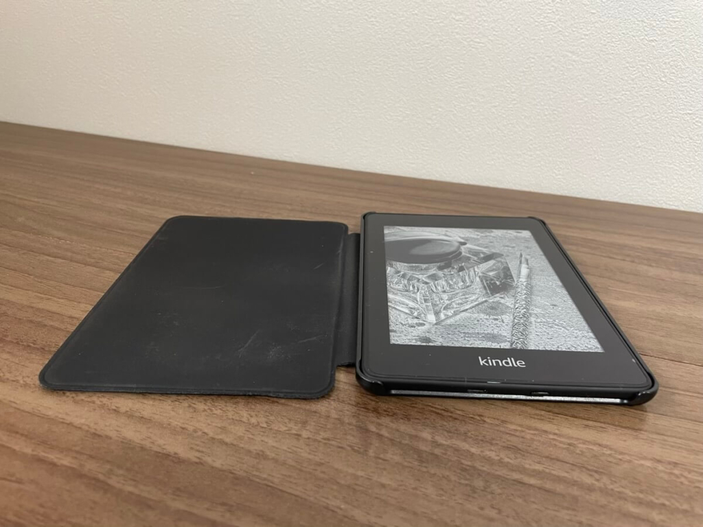 Kindle Paperwhite（第10世代）と保護カバー